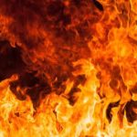 महाकाल वाणिज्य में एक परिवार की 2 दुकानों में लगी आग