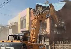 बेगमबाग में नीलकंठ द्वार के पास अवैध 16 मकानों,होटलों पर चला बुलडोजर