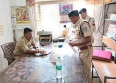 एसपी ने किया घट्टिया थाना भवन का निरीक्षण