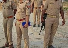 आगजनी में फरार 11 आरोपियों की तलाश में दबिश