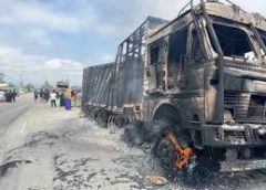 बम हमले में 2 बच्चों की मौत:विरोध में प्रदर्शन   ऑयल टैंकरों में आग लगाई;5जिलों में इंटरनेट बंद