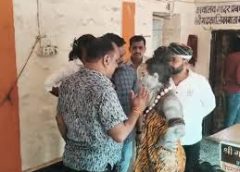  गढ़ कालिकामंदिर में विवाद:किन्नर अखाड़े की महामंडलेश्वर ने किया  आत्मदाह का प्रयास