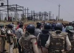 रतलाम के पलसोड़ी में भूमि मुक्त कराने पहुंचे प्रशासनिक अमले पर पथराव तीन पुलिसकर्मी घायल, आंसू गैस के गोले छोड़े  -पथराव करने वाले और संदिग्ध दो दर्जन से अधिक ग्रामीण हिरासत में