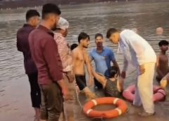 रामघाट पर  हादसा टला:शिप्रा में डूब रहे यूपी के 2 श्रद्धालुओं को SDRFके जवानों ने बचाया