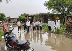 झारड़ा मार्ग पर काचरिया देव में पानी निकासी की समुचित व्यवस्था नहीं होने से ग्रामीण परेशान,
