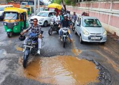 बायपास पर 18 फीट तक के गड्ढे :-  कोर्ट नाराज़ 7 दिन में भरने के दिए निर्देश