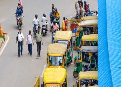 कई प्रीपेड बूथ बंद, ऑटो-ई रिक्शा चालकों की मनमानी फिर बढ़ी  रेट लिस्ट गायब, श्रद्धालुओं से तय किराए से कई गुना अधिक वसूल रहे किराया..  महाकाल मंदिर सहित अन्य मंदिरों में दर्शन के लिए जाने वाली सवारियों को ही दी जा रही प्राथमिकता