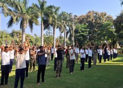  तनावमुक्त पुलिस बेहतर सुरक्षा का संकल्प दो सौ पुलिसकर्मियों के साथ नवआरक्षकों ने किया योग